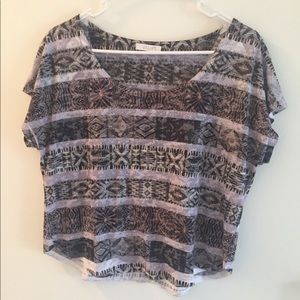NWOT! Crop-top scoop neck aztec printed shirt